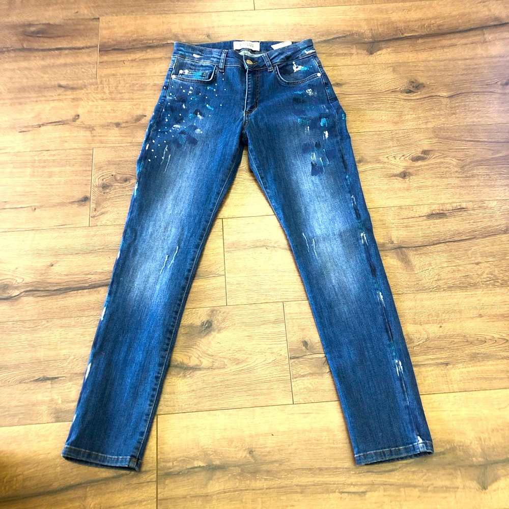 DOLCEZZA HAND PAINT EMBELLISHED SKINNY JEANS IN SIZE 4